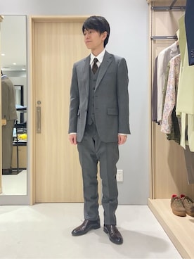 「アイテム（スーツベスト、グレー系）」を使った、わいずみさん（メンズ・167cm）の冬コーディネート
