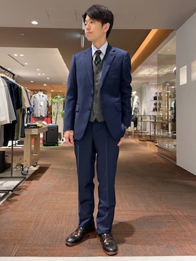 「アイテム（スーツベスト、グレー系）」を使った、わいずみさん（メンズ・167cm）の夏コーディネート