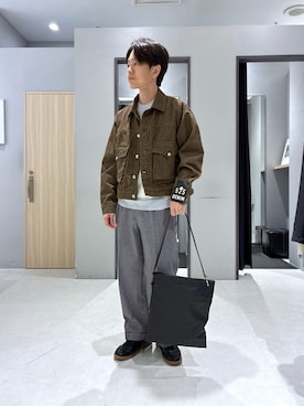 「アイテム（デニムジャケット、ブラウン系）」を使った、わいずみさん（メンズ・167cm）の春コーディネート