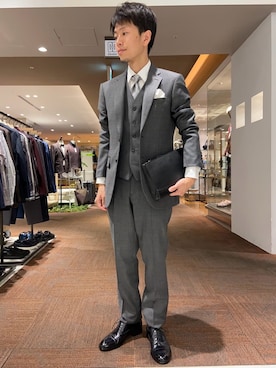 「アイテム（スーツベスト、グレー系）」を使った、わいずみさん（メンズ・167cm）の秋コーディネート