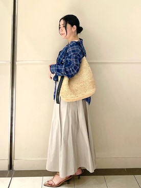 「russet（ラシット）のインド製ラフィアワンショルダーバッグ（ショルダーバッグ、ベージュ系）」を使った、UENOさん（レディース・155cm）の夏コーディネート