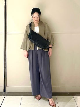 「russet（ラシット）のソフトレザーバナナボディバッグ（ショルダーバッグ、ブラック系）」を使った、UENOさん（レディース・155cm）の春コーディネート