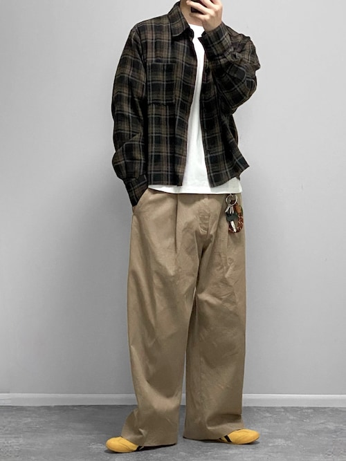 「WYM LIDNM(ウィム バイ リドム)のHARD GABA LOOSE FIT TROUSERS(その他パンツ)」を使った、gakuさん(メンズ・173cm)の秋コーディネート
