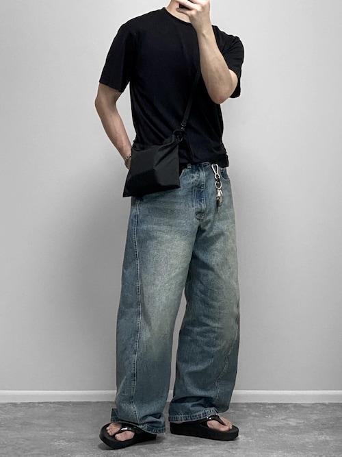 VINTAGE WASHED CURVED DENIM