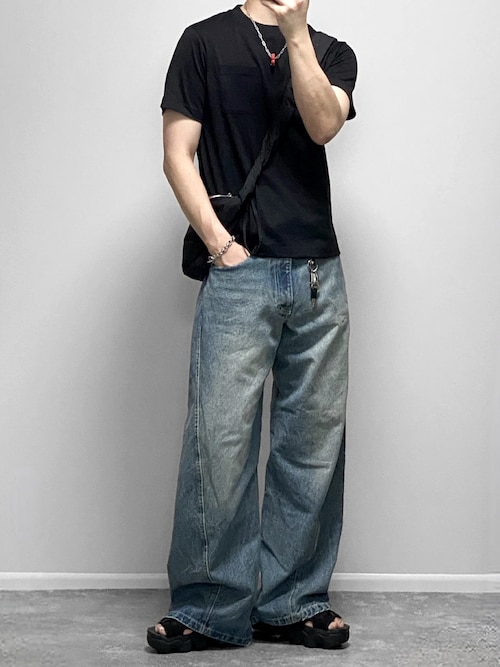 VINTAGE WASHED CURVED DENIM