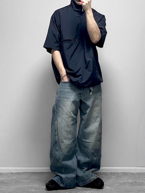 VINTAGE WASHED CURVED DENIM