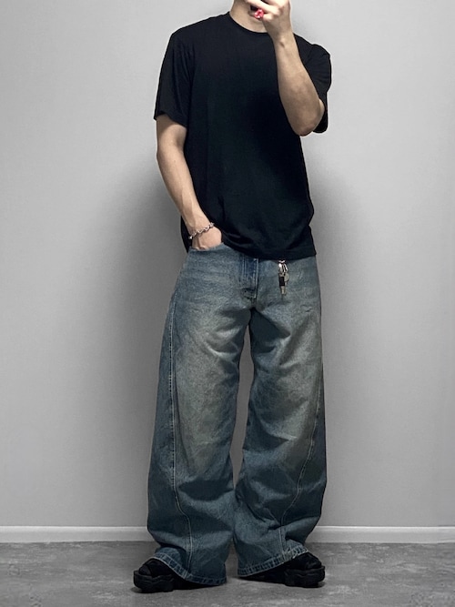 VINTAGE WASHED CURVED DENIM