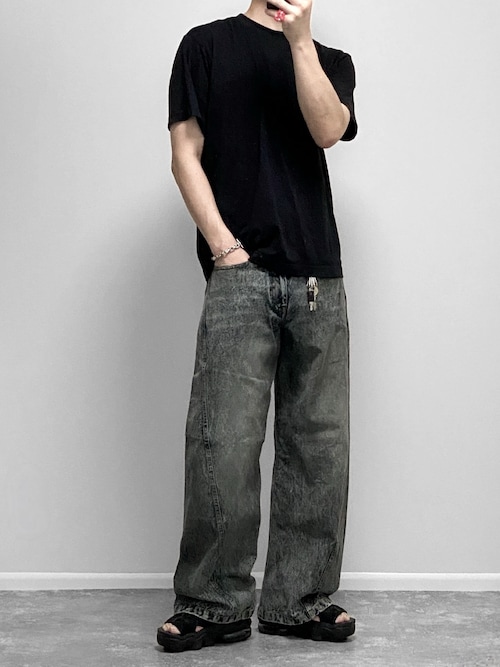 VINTAGE WASHED CURVED DENIM
