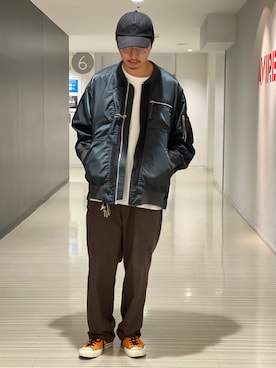 「秋先取りコーデ」｜「アイテム（MA-1）」を使った、Kenichiさん（メンズ・177cm）の夏コーディネート