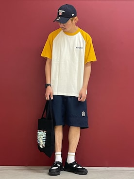 「アイテム（Tシャツ/カットソー、ゴールド系）」を使った、Kenichiさん（メンズ・177cm）の夏コーディネート