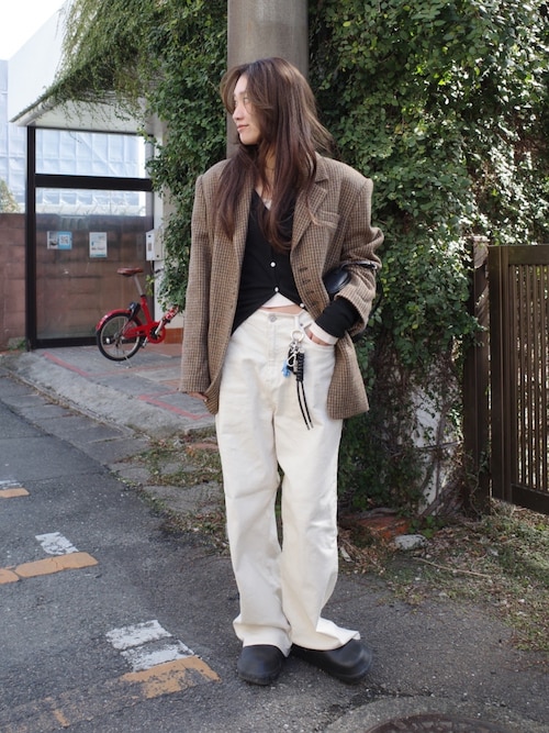 「feepur(フェピュール)の【4size展開】ベーシックストレートデニム(デニムパンツ)」を使った、yanさん(レディース・160cm)の冬コーディネート