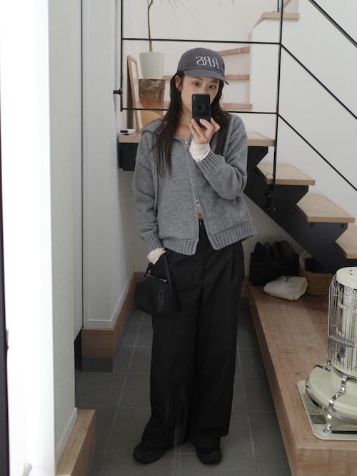 「NICE WEATHER(ナイスウェザー)の<NICE WEATHER>PARIS キャップ(キャップ)」を使った、yanさん(レディース・160cm)の冬コーディネート