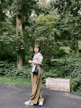 「corbanのアイテム（スラックス、グリーン系）」を使った、Joycee changさん（レディース・166cm）の夏コーディネート