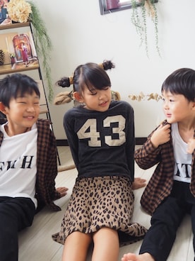 「アイテム（シャツ/ブラウス、ブラウン系）」を使った、ERIさん（キッズ・110cm）の秋コーディネート