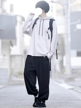 「DOOPZ（ドープス）のアイテム（パーカー）」を使った、とっしーさん（メンズ・184cm）の秋コーディネート