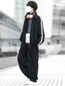 「アイテム（PC・スマホグッズ/家電）」を使った、とっしーさん（メンズ・184cm）の冬コーディネート