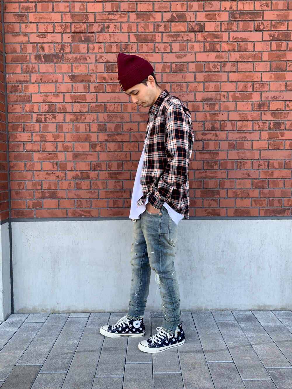 「ハイカットスニーカー」｜「CONVERSEのCONVERSE ALL STAR 100 NISHIJIN-ORI ST HI (ネイビー)（スニーカー、ブルー系）」を使った、鈴木　義人さん（メンズ・174cm）の秋コーディネートの1枚目の写真
