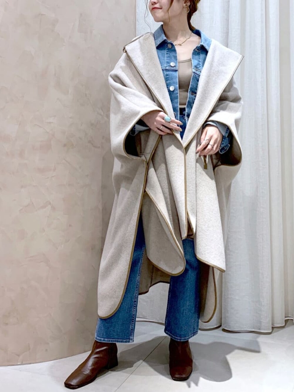 BABYLONE / MANTECOポンチョコートを使った人気ファッション