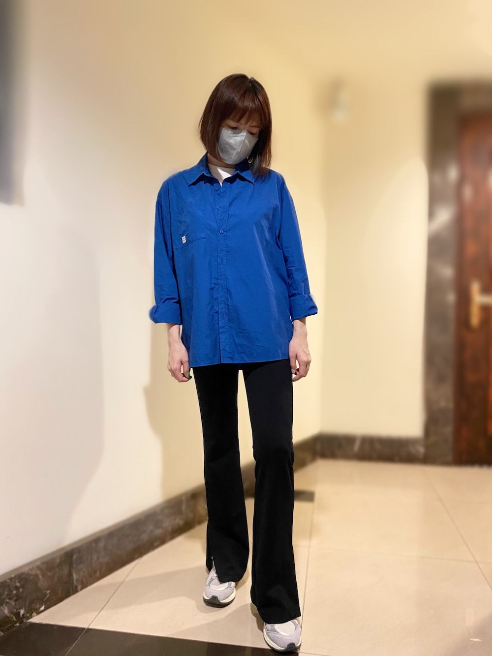 「PAZZO、New Balance、new balance 2002、ニューバランス、ニューバランス2002、秋、ootd」｜「PAZZOのアイテム（シャツ/ブラウス、ブルー系）」を使った、Ja̲s̲m̲i̲n̲e̲🐈  さん（レディース・163cm）の秋コーディネートの1枚目の写真