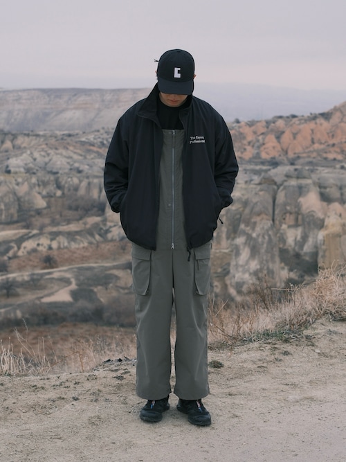 ナイロンジャケットを使った「CLESSTE」の人気ファッション