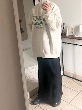 「DISCOAT（ディスコート）の刺繍ロゴビッグスウェット（スウェット、ベージュ系）」を使った、Rさん（レディース・160cm）の秋コーディネート