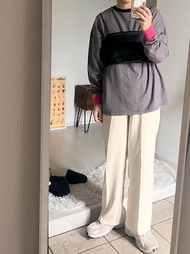 「Re:EDIT by KAREN（リエディバイカレン）のカットツイルセンタープレススラックス（スラックス、ホワイト系）」を使った、Rさん（レディース・160cm）の春コーディネート