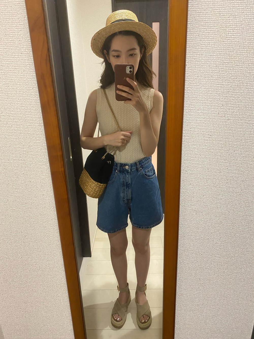 「休日コーデ、お出かけコーデ、今日のコーデ、プチプラコーデ、大人かわいい、キレイめコーデ、大人ガーリー、サンダル、お洒落さんとつながりたい、パンツスタイル、ootd、outfit、高身長コーデ、厚底サンダル、ハーフパンツ」｜「ZARAのアイテム（サンダル、ベージュ系）」を使った、ayaさん（レディース・164cm）の夏コーディネートの1枚目の写真