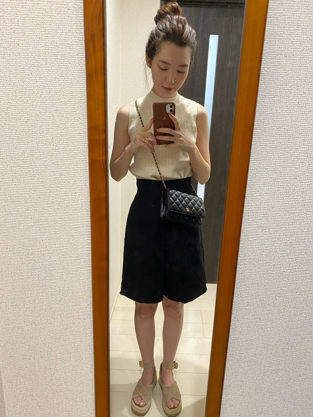 「夏、オトナカジュアル、リラックススタイル、大人カジュアル、キレイめ、今日のコーデ、プチプラ、ブラックコーデ、厚底サンダル、リネン、ootd」｜「ZARAのアイテム（Tシャツ/カットソー、ホワイト系）」を使った、ayaさん（レディース・164cm）の夏コーディネートの1枚目の写真