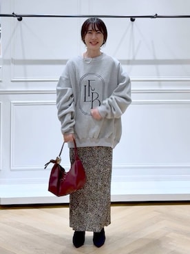 「アイテム（バレッタ/ヘアクリップ、ゴールド系）」を使った、なかみさん（レディース・154cm）の秋コーディネート