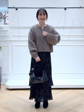 「アイテム（バレッタ/ヘアクリップ、ゴールド系）」を使った、なかみさん（レディース・154cm）の秋コーディネート
