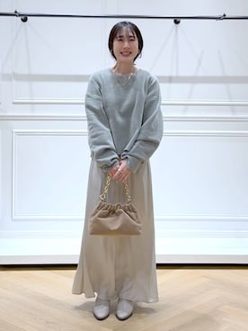 「アイテム（バレッタ/ヘアクリップ、ゴールド系）」を使った、なかみさん（レディース・154cm）の秋コーディネート
