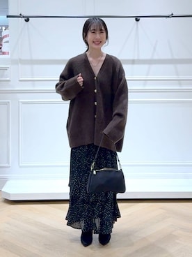 「アイテム（バレッタ/ヘアクリップ、ゴールド系）」を使った、なかみさん（レディース・154cm）の秋コーディネート