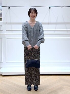 「アイテム（バレッタ/ヘアクリップ、ゴールド系）」を使った、なかみさん（レディース・154cm）の秋コーディネート
