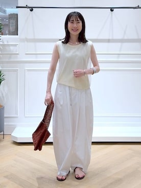 「アイテム（バングル/リストバンド、ベージュ系）」を使った、なかみさん（レディース・154cm）の夏コーディネート