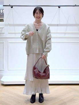 「アイテム（バレッタ/ヘアクリップ、ゴールド系）」を使った、なかみさん（レディース・154cm）の秋コーディネート