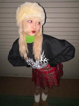 「赤チェック」｜「アイテム（スウェット）」を使った、DEVICEさん（レディース・165cm）の冬コーディネート