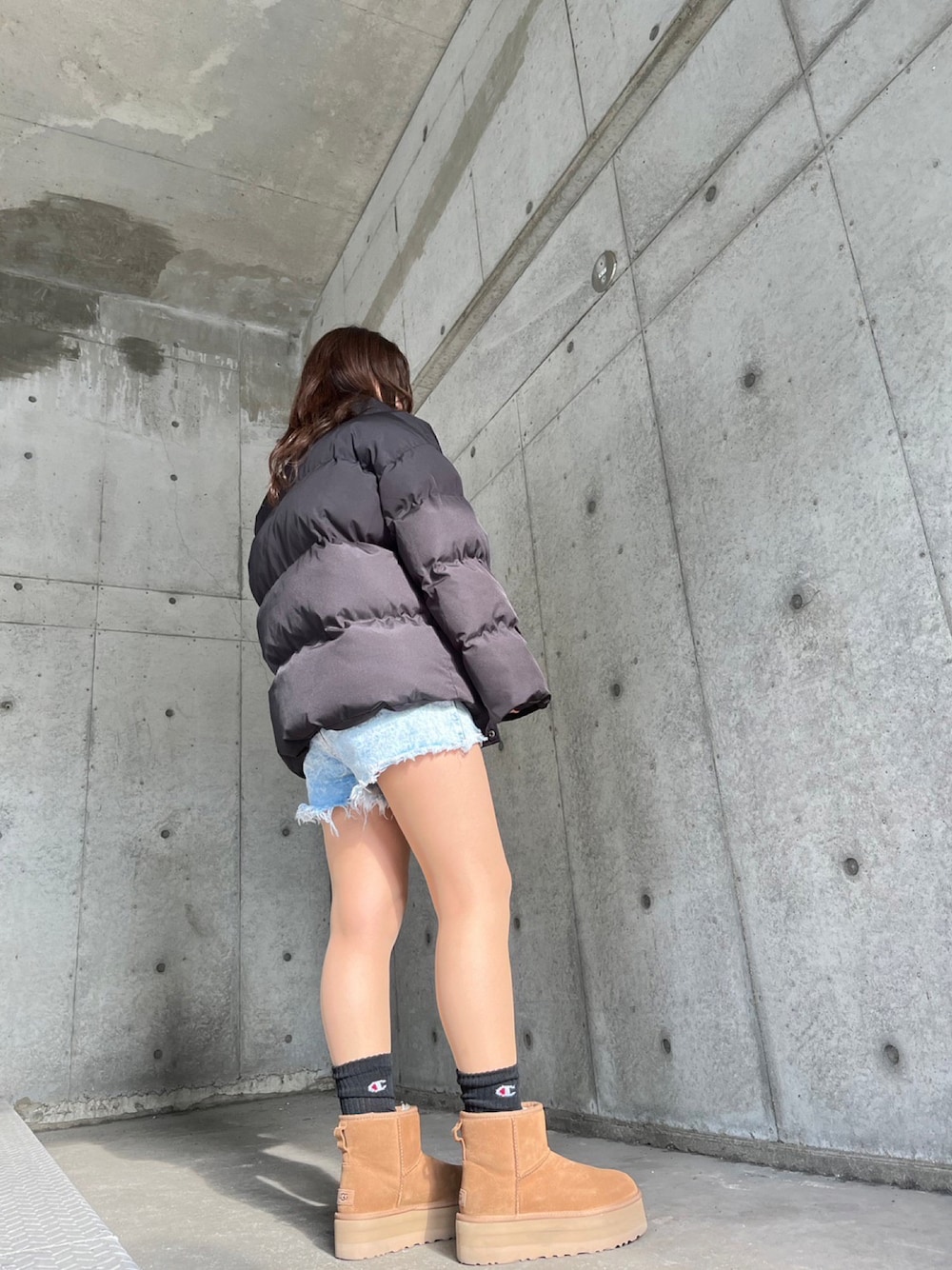「UGG、今日のコーデ、秋冬コーデ、ootd、骨格ウェーブ」｜「SHEINのアイテム（ジャケット/アウター、ブラック系）」を使った、yさん（レディース・163cm）の冬コーディネートの1枚目の写真