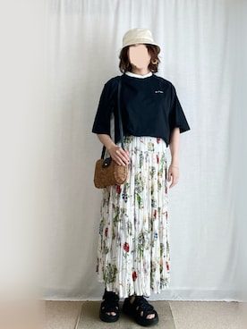 「アイテム（イヤリング、ブラウン系）」を使った、erinaさん（レディース・153cm）の夏コーディネート