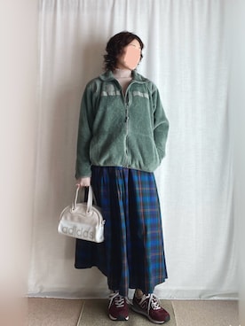 「アイテム（スカート）」を使った、erinaさん（レディース・153cm）の秋コーディネート