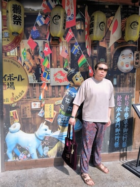 「アイテム（サンダル）」を使った、Panda Ngさん（メンズ・180cm）の秋コーディネート