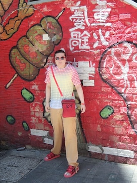 「alain mikli（アランミクリ）のアイテム」を使った、Panda Ngさん（メンズ・180cm）の夏コーディネート