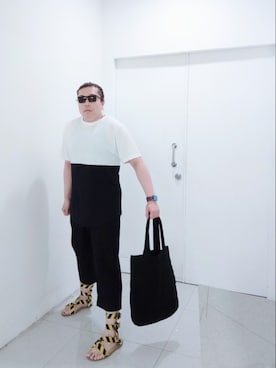 「アイテム（ブレスレット、パープル系）」を使った、Panda Ngさん（メンズ・180cm）の秋コーディネート