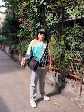 「アイテム（サンバイザー）」を使った、Panda Ngさん（メンズ・180cm）の秋コーディネート