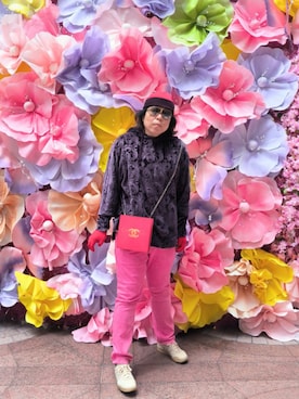 「H&M（エイチ・アンド・エム）のアイテム（トップス）」を使った、Panda Ngさん（メンズ・180cm）の春コーディネート