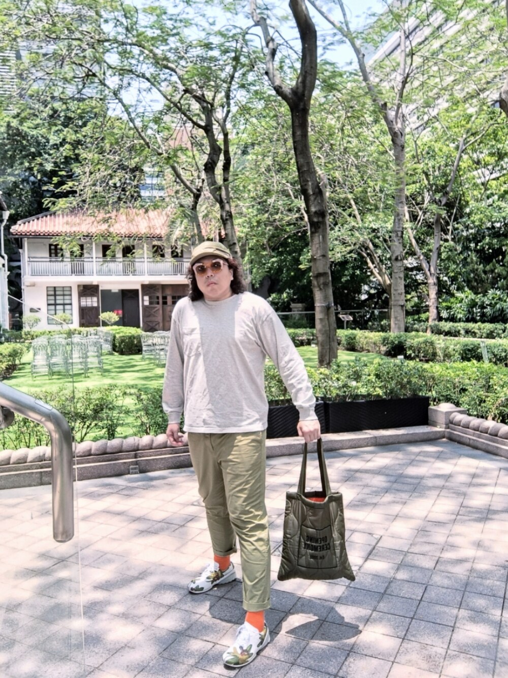 「mihara yasuhiro X Pumaのアイテム（スニーカー、ホワイト系）」を使った、Panda Ngさん（メンズ・180cm）の夏コーディネートの1枚目の写真