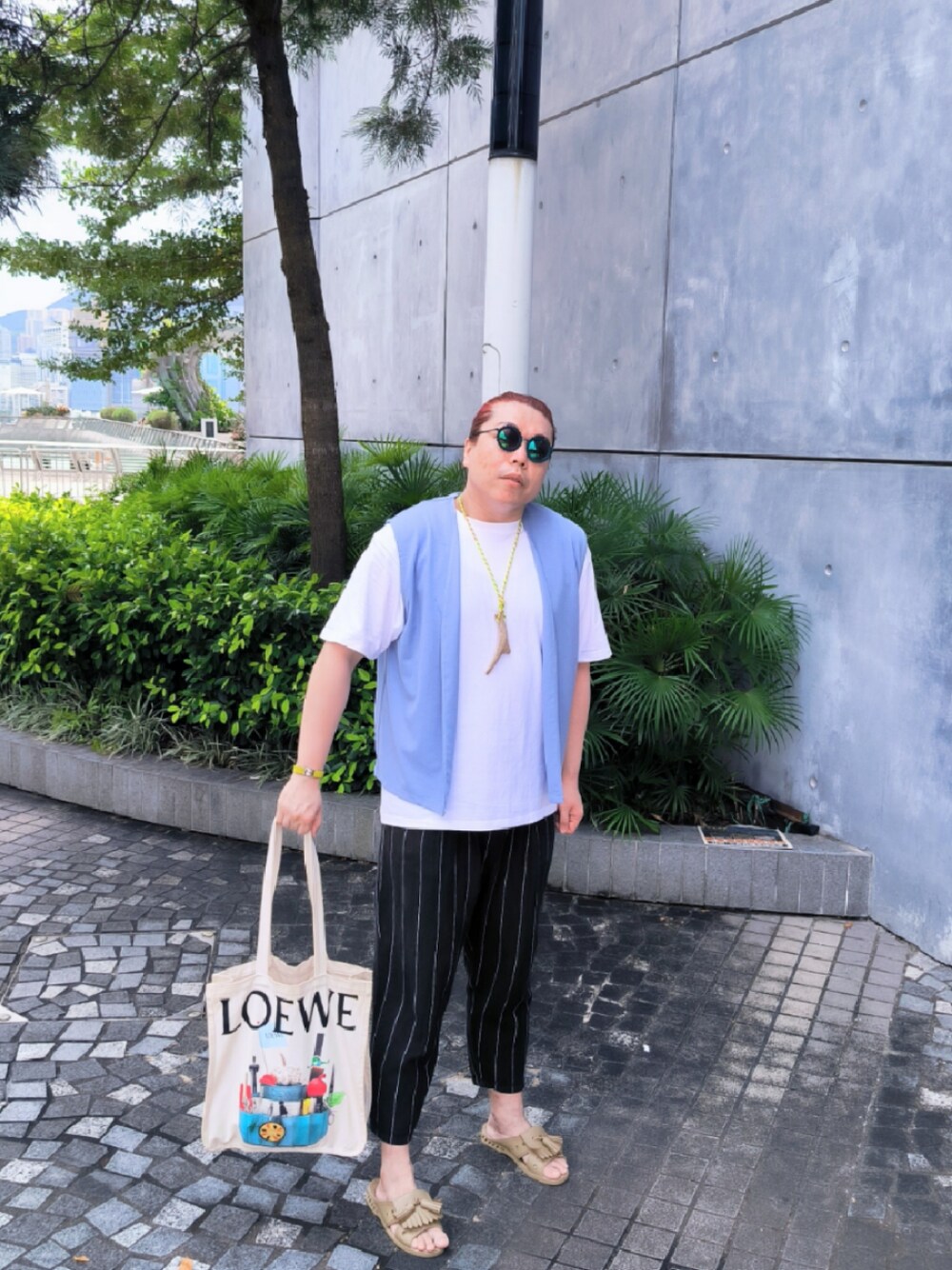 「no brandのアイテム（ノーカラージャケット、ブルー系）」を使った、Panda Ngさん（メンズ・180cm）の秋コーディネートの1枚目の写真