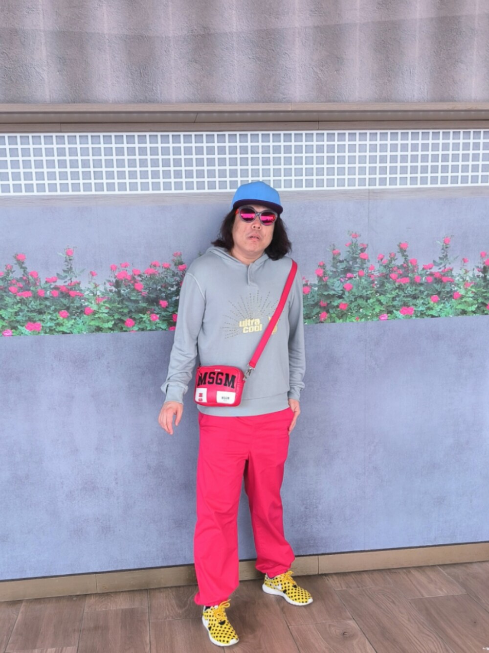 「MSGMのアイテム（バッグ、レッド系）」を使った、Panda Ngさん（メンズ・180cm）の春コーディネートの1枚目の写真