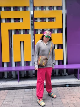 「アイテム（チノパンツ）」を使った、Panda Ngさん（メンズ・180cm）の夏コーディネート