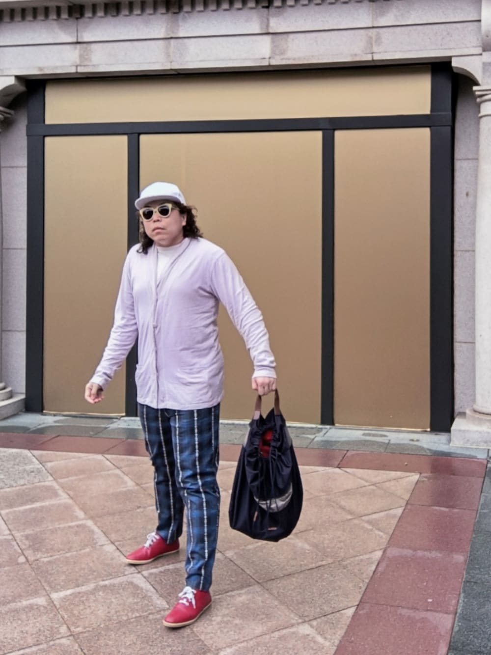 「SWEARのアイテム（シューズ、レッド系）」を使った、Panda Ngさん（メンズ・180cm）の夏コーディネートの1枚目の写真