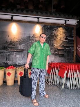 「アイテム（サンダル）」を使った、Panda Ngさん（メンズ・180cm・40代）の秋コーディネート